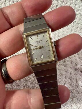 🐻Accutron - Ladies Watch - Needs Battery - As Is Condition